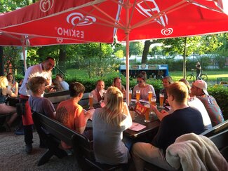 Farewell Dinner - Ordering in Fluent German